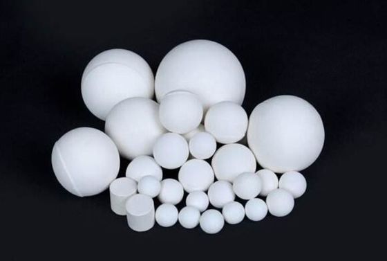 Palle dell'ossido di alluminio di elevata purezza una sfera ceramica di 10 di millimetro dell'allumina della macinazione palle di media